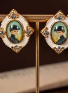 KEQIU Vintage Portrait Cameo Stud Earrings - Gold Tone Enamel & Crystal Accent Victorian Style Earrings - Retro Lady Portrait Jewelry