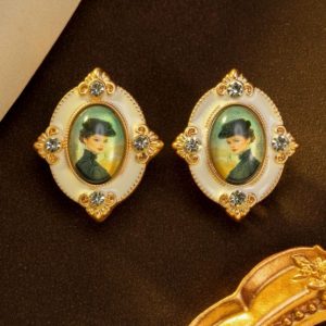KEQIU Vintage Portrait Cameo Stud Earrings - Gold Tone Enamel & Crystal Accent Victorian Style Earrings - Retro Lady Portrait Jewelry