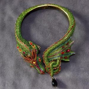 KEQIU Vintage Dragon Statement Choker Necklace - Gold Tone Green Crystal Encrusted Bib Necklace with Multicolor Gemstone Accents - Retro Exotic Costume Jewelry