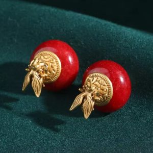 Retro Victorian Bee Amber Stud Earrings - Antique Gold Insect Detail Orange Cabochon Vintage Costume Earrings