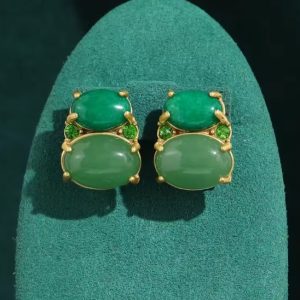 KEQIU Oriental Vintage Double Oval Ombre Green Jade Stud Earrings Antique Gold Prong Setting Inlaid Tiny Green Rhinestone Elegant Statement Earrings For Cheongsam Daily Party