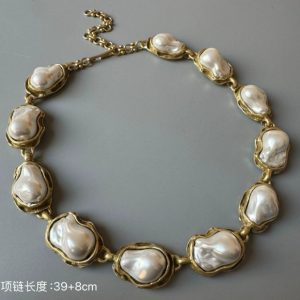 KEQIU Women Vintage Statement Baroque Pearl Choker Necklace Curly Gold Bezel Large Irregular Pearl Collar Necklace For Daily Evening Wear 1557