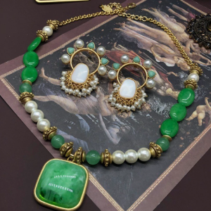 KEQIU Vintage Green Jade Bead Pearl Jewelry Set Square Green Gem Pendant Necklace Matching Bohemian Pearl Dangle Earrings Retro Statement Costume Jewelry for Women