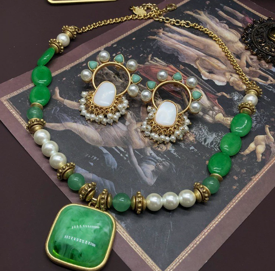 KEQIU Vintage Green Jade Bead Pearl Jewelry Set Square Green Gem Pendant Necklace Matching Bohemian Pearl Dangle Earrings Retro Statement Costume Jewelry for Women