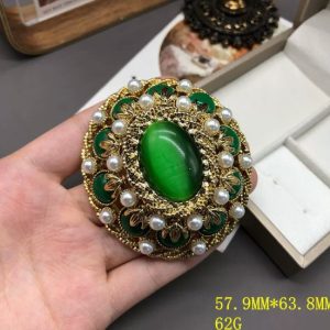 KEQIU Vintage Ornate Green Cabochon Statement Brooch, Antique Gold Tone Faux Pearl & Enamel Large Oval Retro Royal Pin, Victorian Costume Jewelry  >